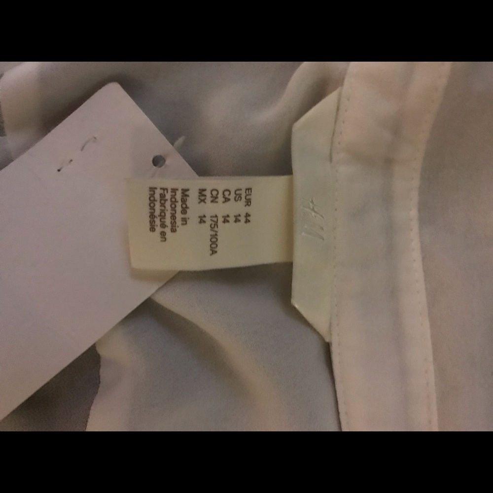 H&M blouse - Picture 3 of 4
